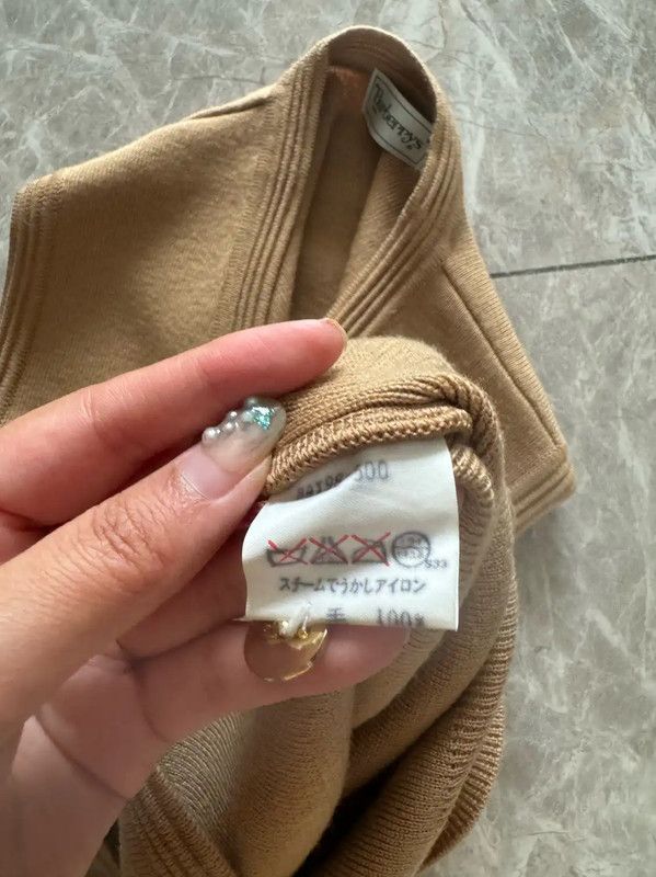 Burberry Burberry Khaki Wool Sleeveless Cardigan for Women Size M / US 6-8 / IT 42-44 - 10 Thumbnail