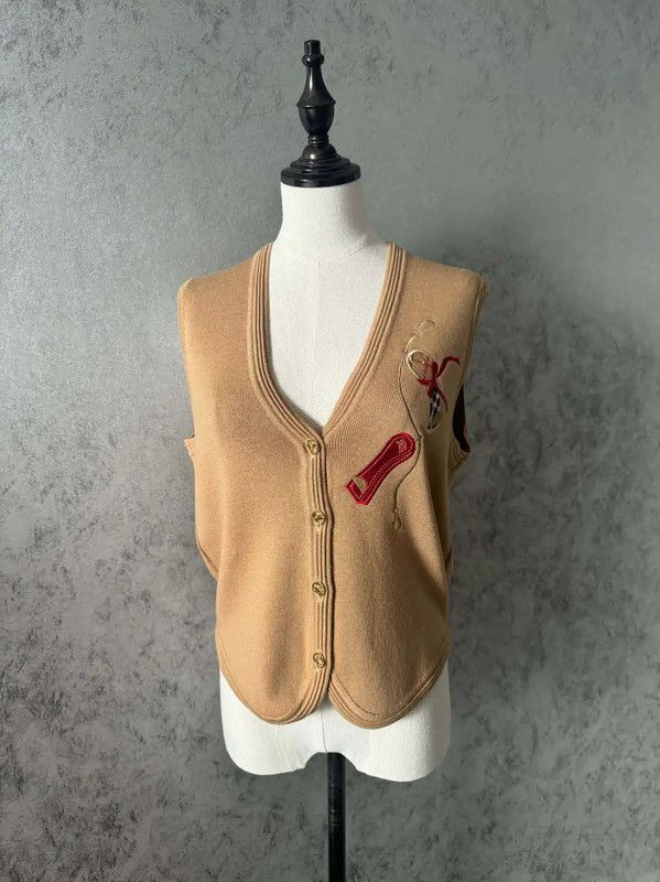 Burberry Burberry Khaki Wool Sleeveless Cardigan for Women Size M / US 6-8 / IT 42-44 - 3 Thumbnail
