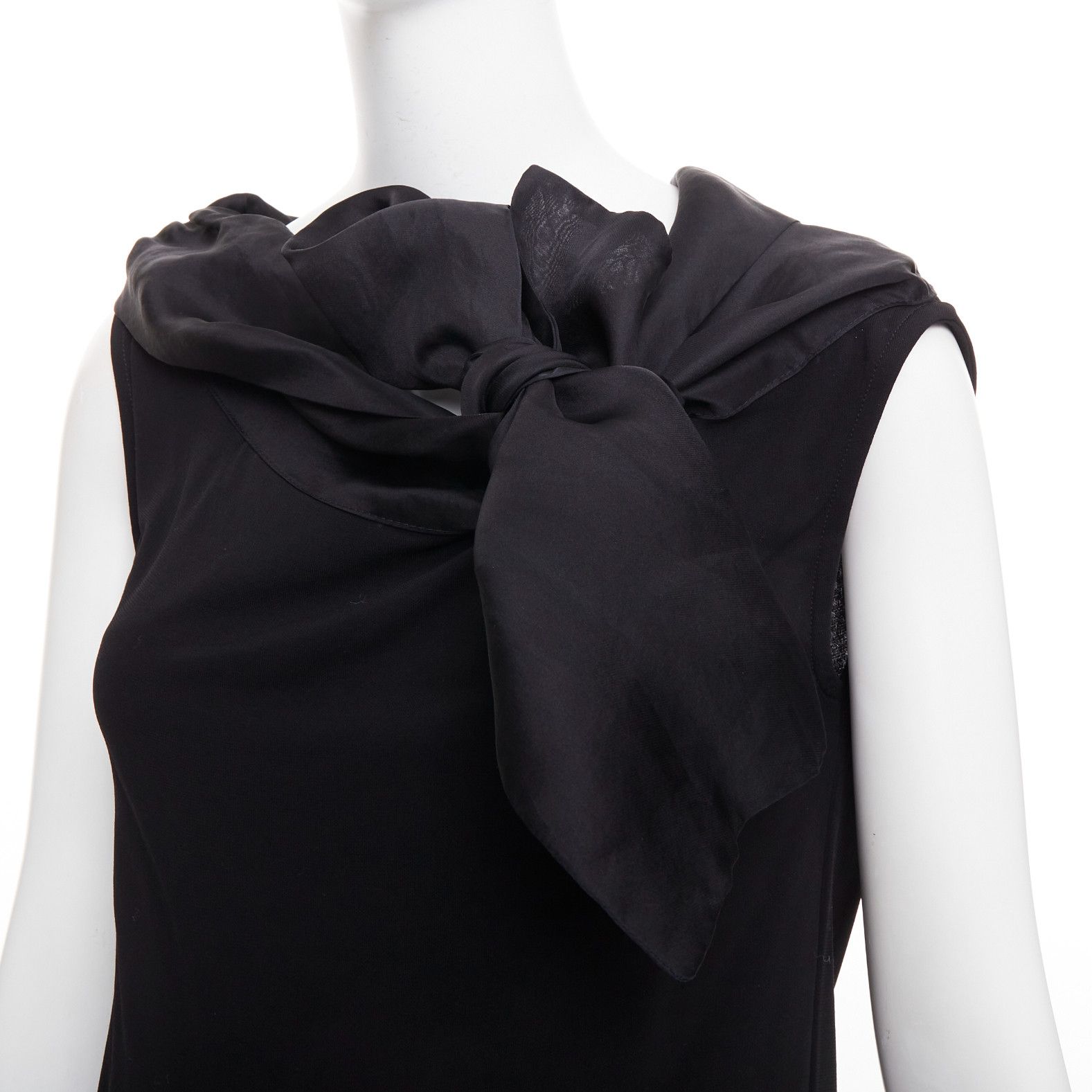 Carolina Herrera CAROLINA HERRERA black viscose silk bow asymmetric vest top S Size S / US 4 / IT 40 - 2 Thumbnail