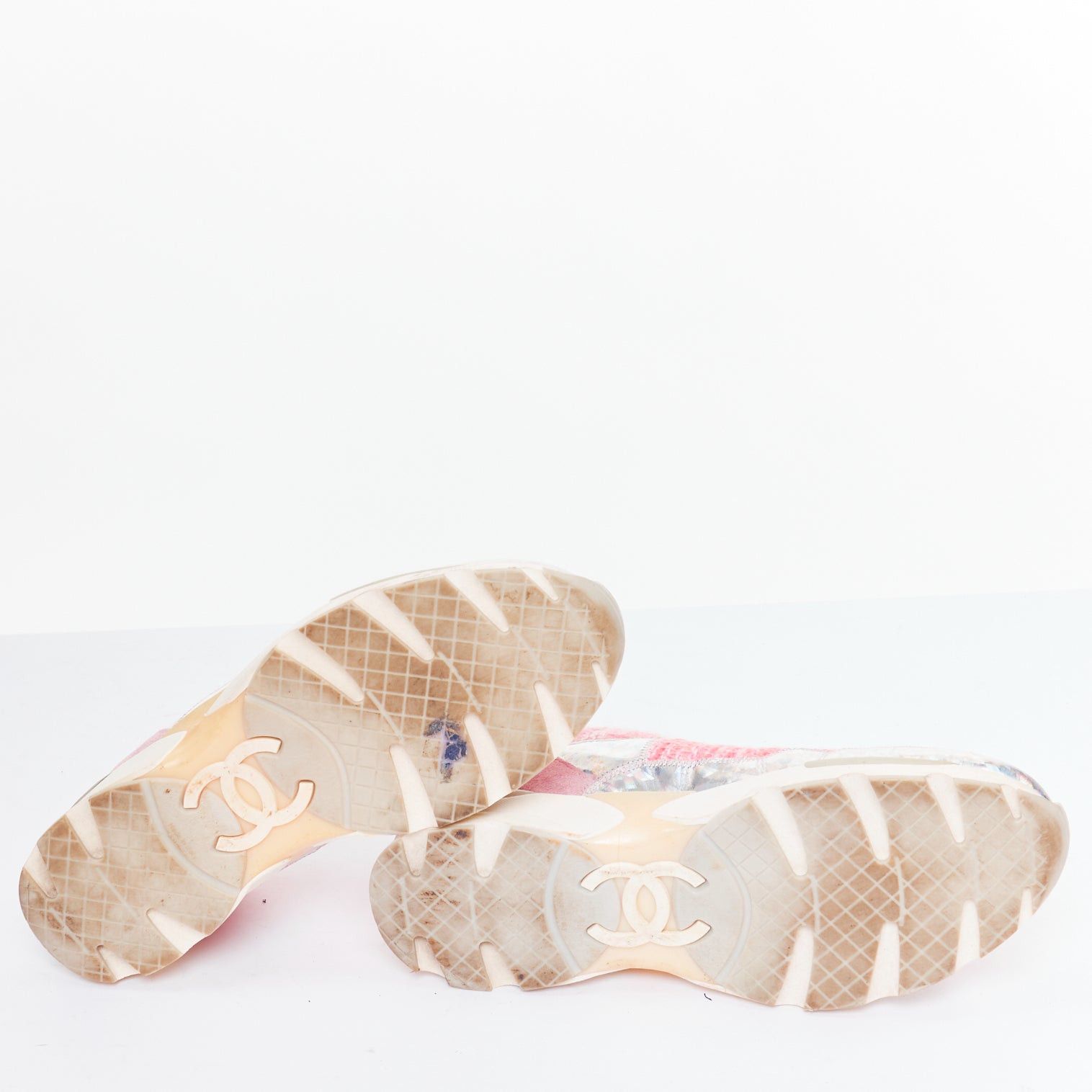 Chanel CHANEL 2014 pink tweed silver holographic silver leather sneakers EU38.5 Size US 8.5 / IT 38.5 - 10 Thumbnail