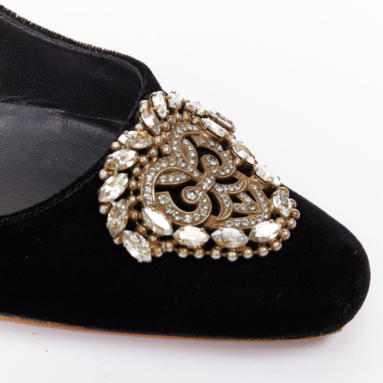Manolo Blahnik MANOLO BLAHNIK Okkato black velvet crysta jewell buckle pump EU39 Size US 9 / IT 39 - 2 Thumbnail