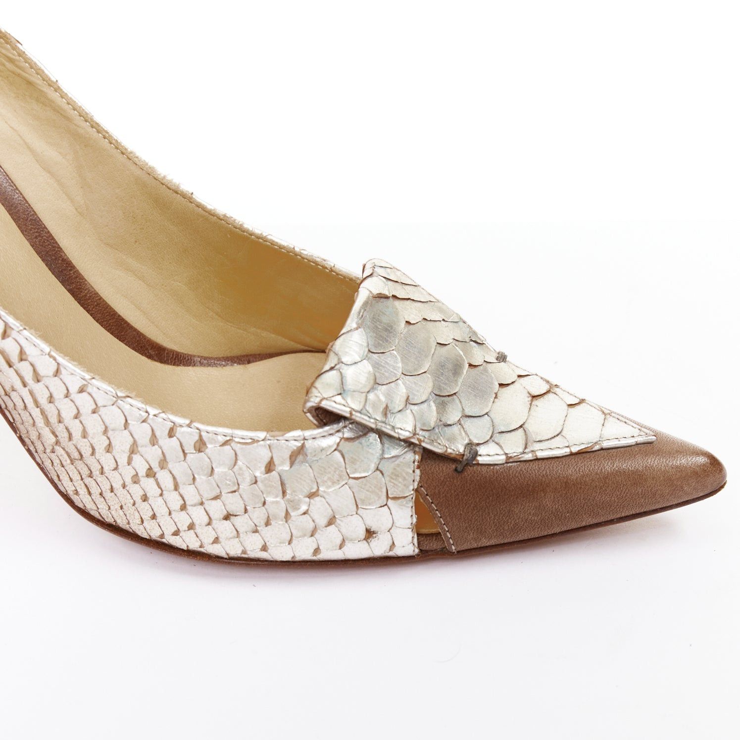 Chloe CHLOE Vintage silver metallic scaled leather brown trim pointy pumps EU37.5 Size US 7.5 / IT 37.5 - 7 Thumbnail
