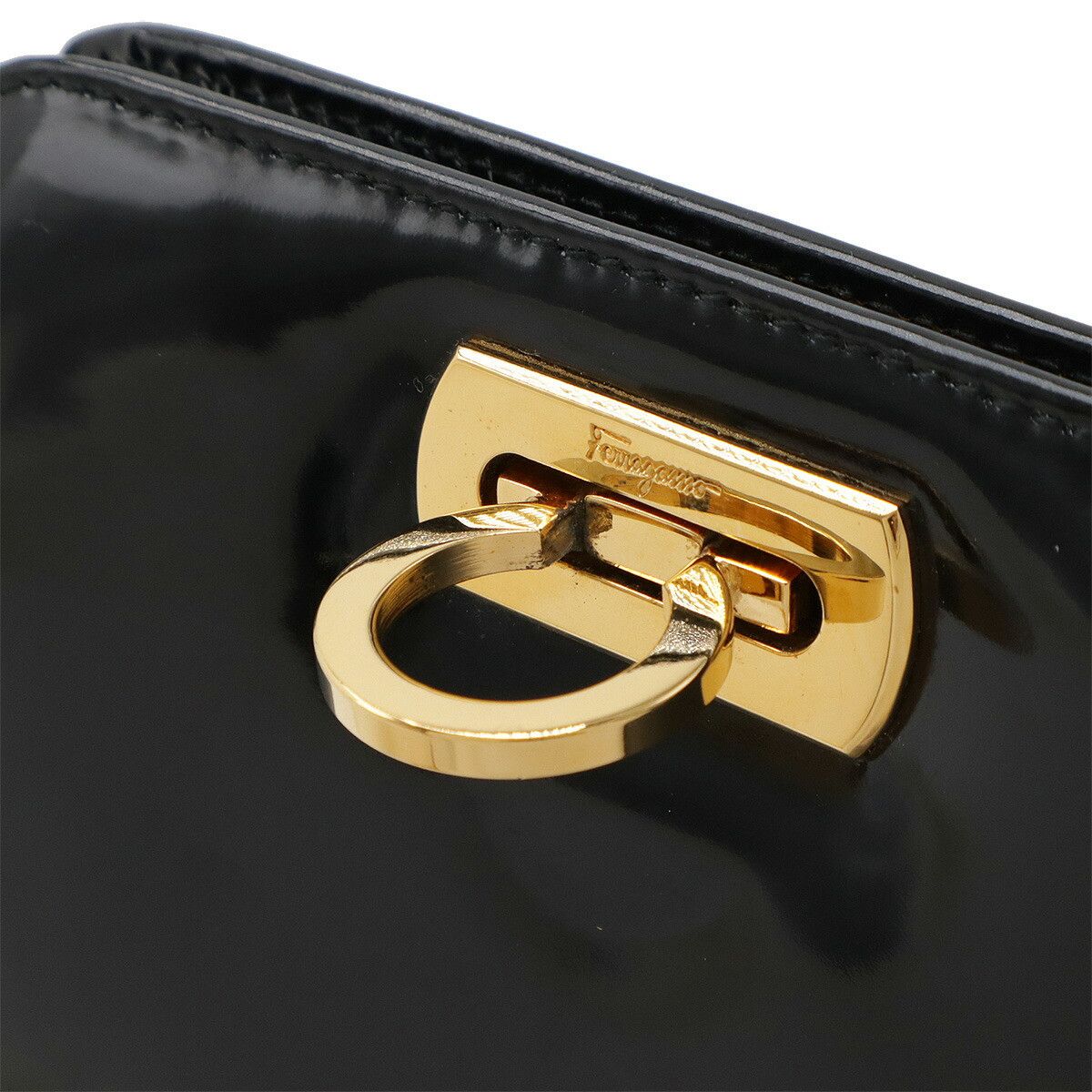 Salvatore Ferragamo Salvatore Ferragamo Salvatore Ferragamo Gancini Patent Leather Chain Shoulder Bag Enamel Shoulder Bag DUTY FREE for USA Size ONE SIZE - 5 Thumbnail
