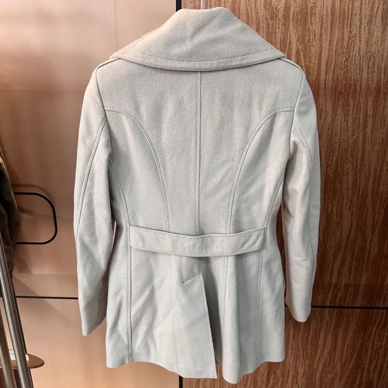 Burberry Burberry M Size White Cotton Women's Coat Size M / US 6-8 / IT 42-44 - 2 Thumbnail