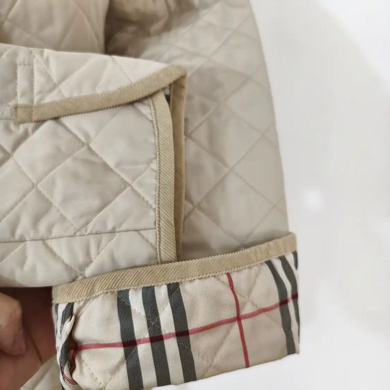 Burberry Burberry Quilted Winter Jacket in Beige Size M / US 6-8 / IT 42-44 - 5 Thumbnail
