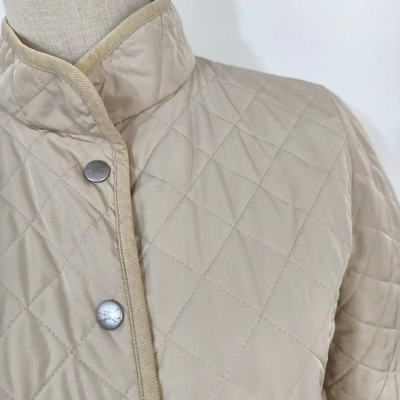 Burberry Burberry Quilted Winter Jacket in Beige Size M / US 6-8 / IT 42-44 - 2 Thumbnail