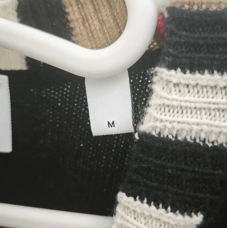 Burberry Burberry Black Wool Pullover Sweater for Women Size M / US 6-8 / IT 42-44 - 3 Thumbnail