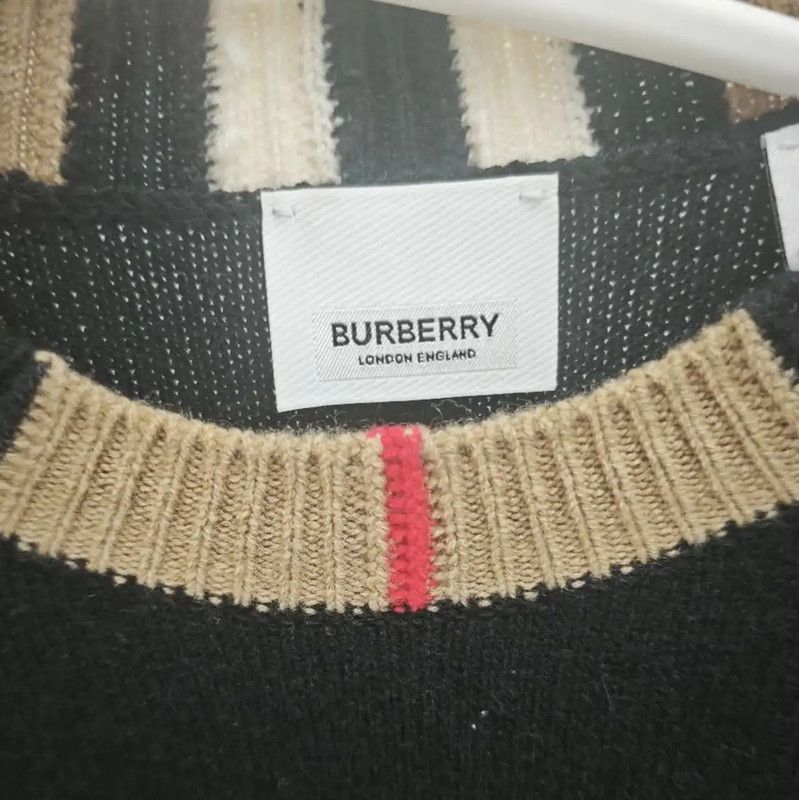 Burberry Burberry Black Wool Pullover Sweater for Women Size M / US 6-8 / IT 42-44 - 2 Thumbnail
