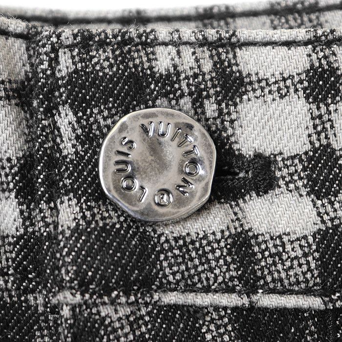 Louis Vuitton Louis Vuitton Louis Vuitton Checkered Monogram Cotton Shorts Cotton Shorts RM232ARAHPD90W DUTY FREE for USA Size ONE SIZE - 3 Thumbnail