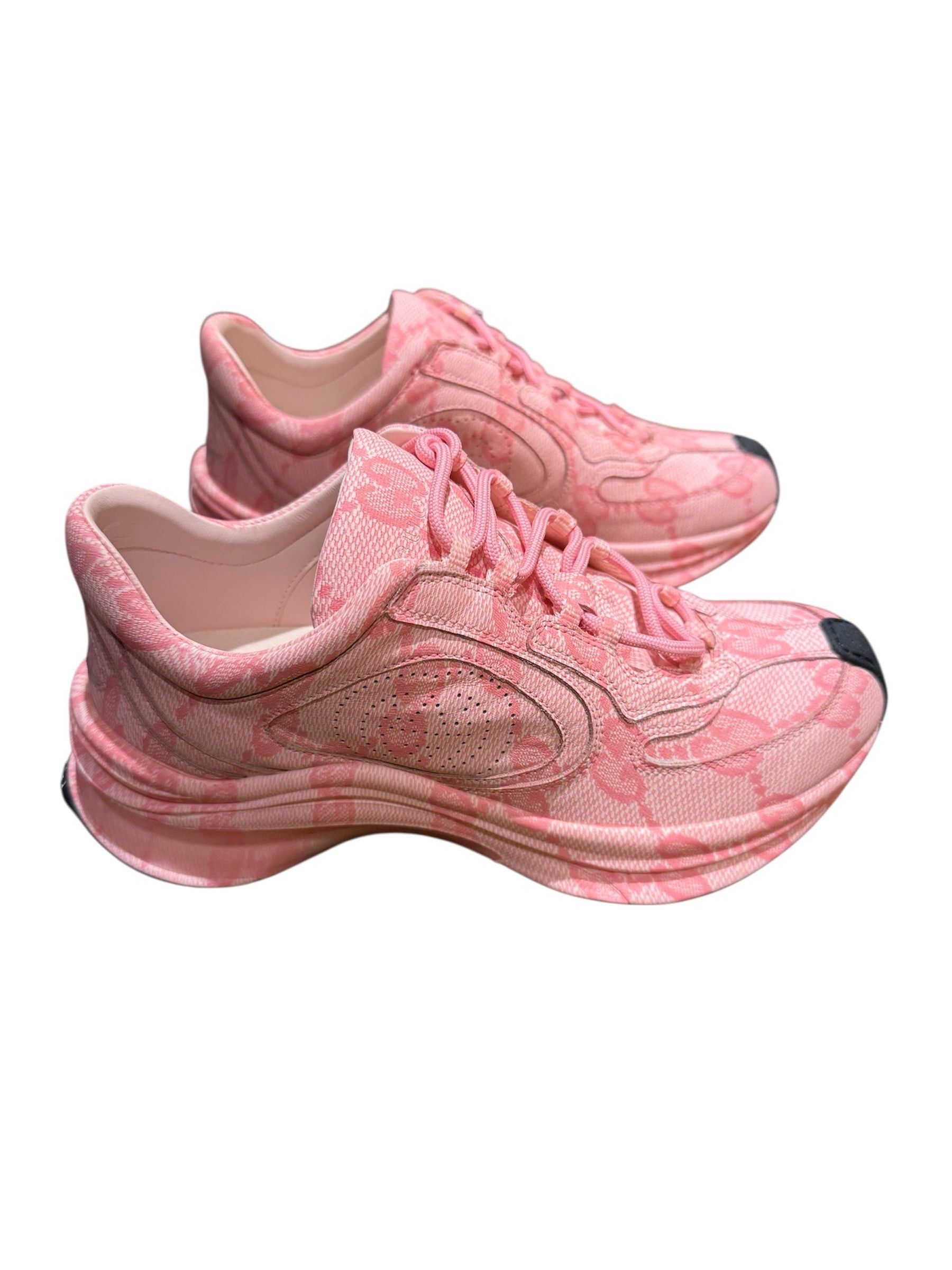 Gucci Gucci GG Runner Sneakers SIZE 35.5 Size ONE SIZE - 2 Thumbnail