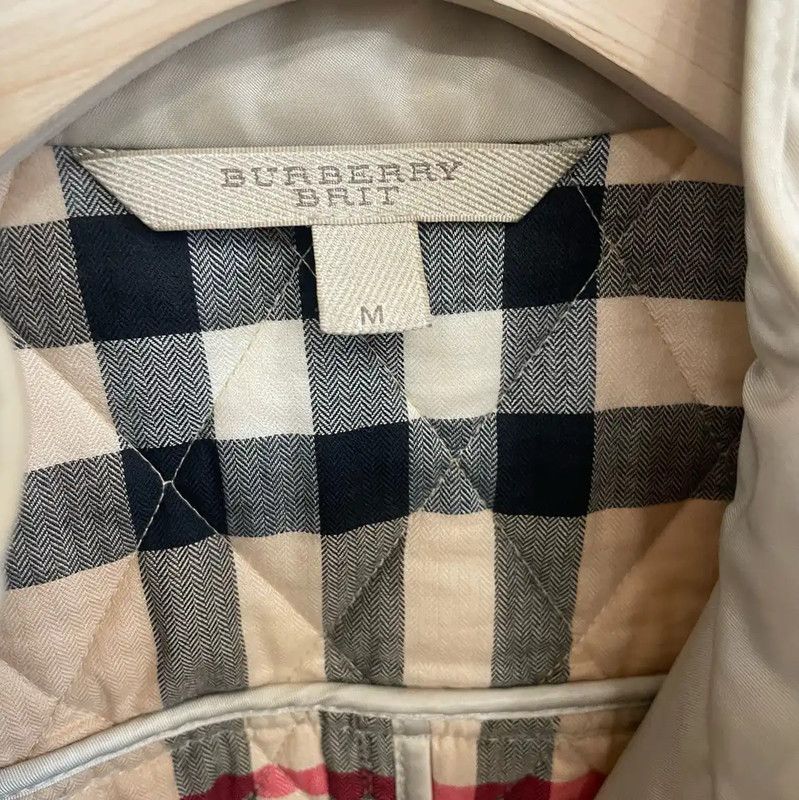 Burberry Burberry Quilted Beige Short Winter Jacket Size M / US 6-8 / IT 42-44 - 4 Thumbnail