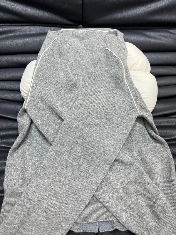 Burberry Burberry Gray Wool Women's Long Sleeve Cardigan Size S / US 4 / IT 40 - 3 Thumbnail