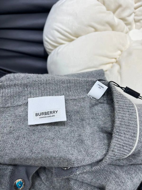 Burberry Burberry Gray Wool Women's Long Sleeve Cardigan Size S / US 4 / IT 40 - 5 Thumbnail