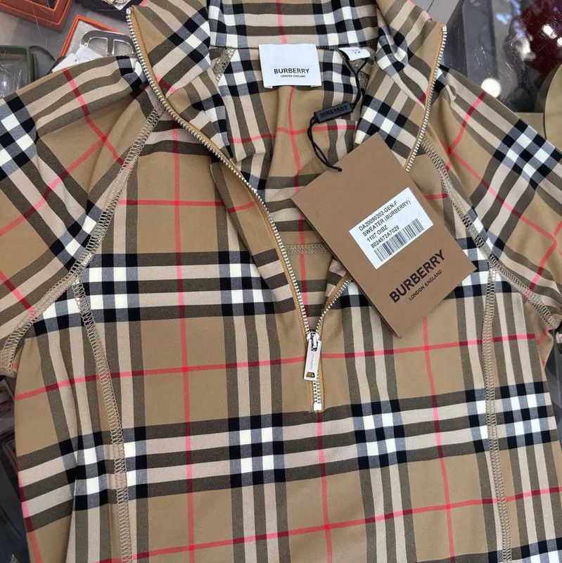 Burberry Burberry XS Camel Long Sleeve Sweatshirt Size XS / US 0-2 / IT 36-38 - 5 Thumbnail