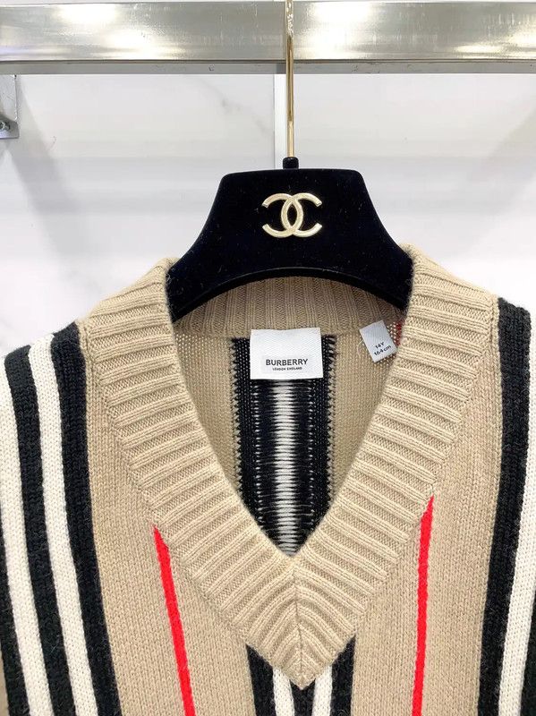 Burberry Burberry Khaki Wool Long Sleeve Knit Sweater Size S / US 4 / IT 40 - 3 Thumbnail