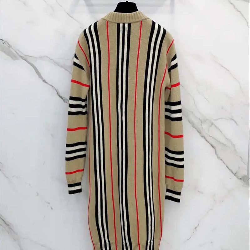Burberry Burberry Khaki Wool Long Sleeve Knit Sweater Size S / US 4 / IT 40 - 2 Thumbnail