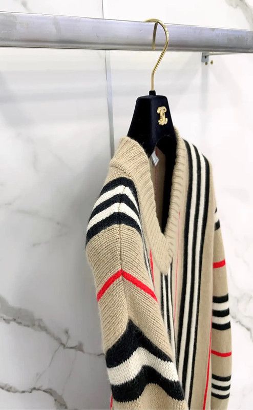 Burberry Burberry Khaki Wool Long Sleeve Knit Sweater Size S / US 4 / IT 40 - 6 Thumbnail