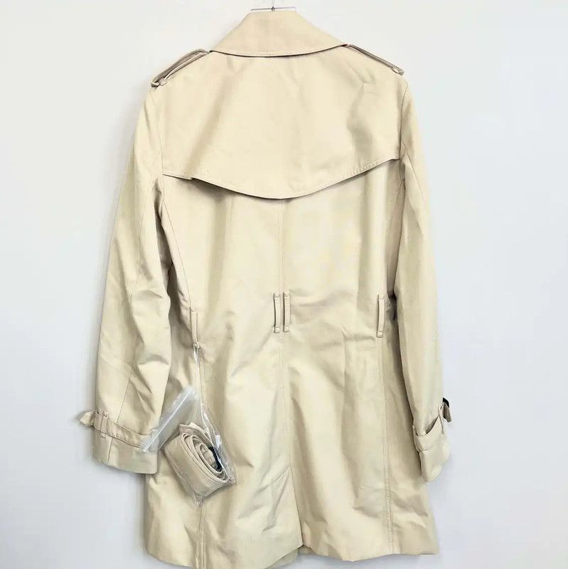 Burberry Burberry Women's Classic Khaki Trench Coat Size M / US 6-8 / IT 42-44 - 2 Thumbnail