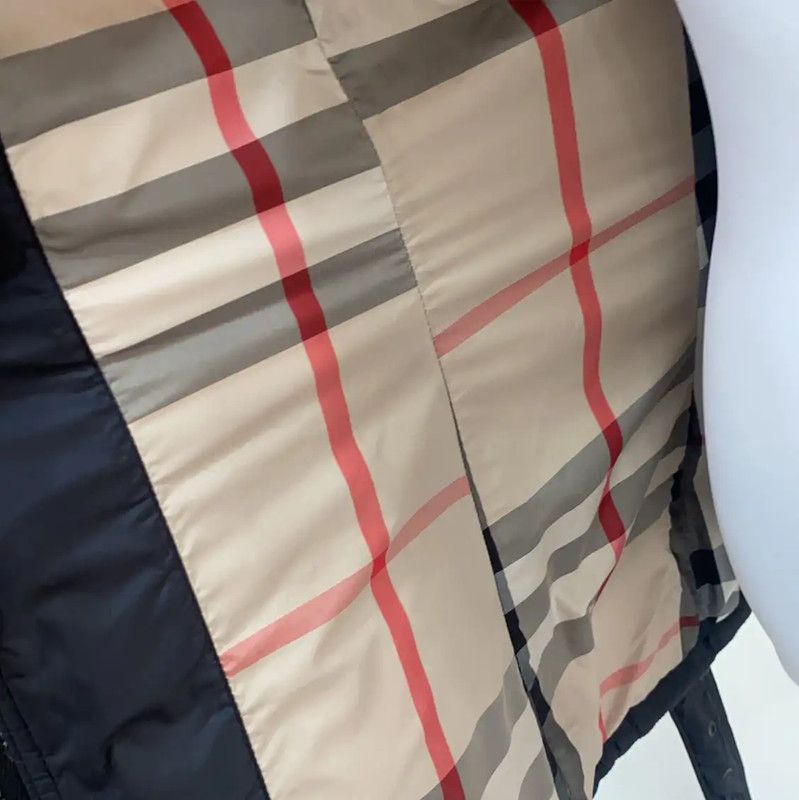 Burberry Burberry Women's Black Down Jacket for Winter Size XS / US 0-2 / IT 36-38 - 4 Thumbnail