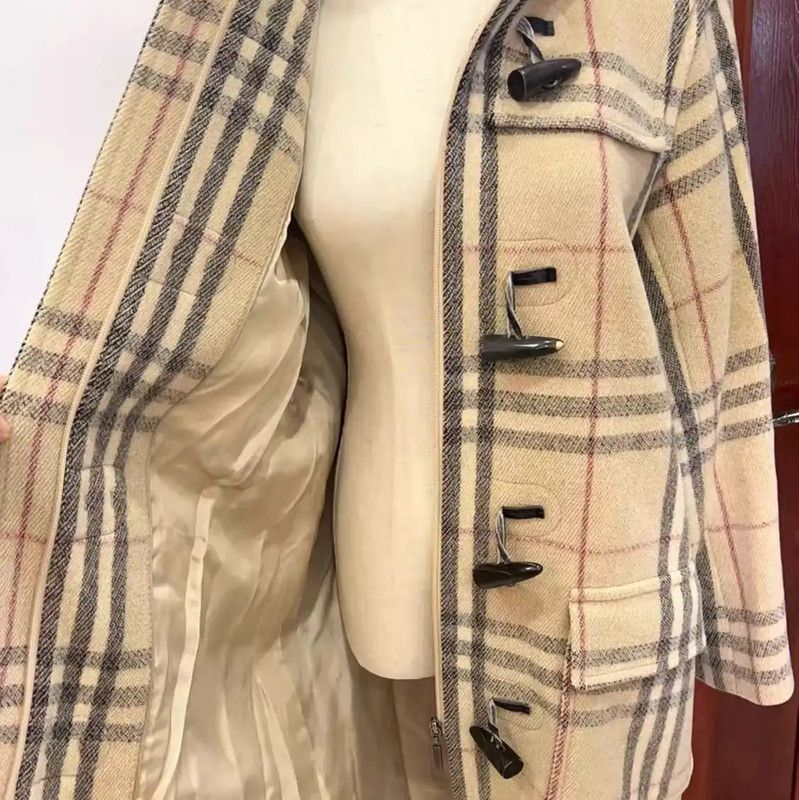 Burberry Burberry Women's Khaki Wool Duffle Coat Size M / US 6-8 / IT 42-44 - 2 Thumbnail