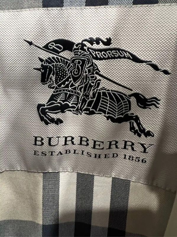 Burberry Burberry Women's Trench Coat in Khaki Size XS / US 0-2 / IT 36-38 - 4 Thumbnail