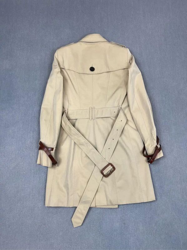 Burberry Burberry Women's Trench Coat in Khaki Size XS / US 0-2 / IT 36-38 - 2 Thumbnail