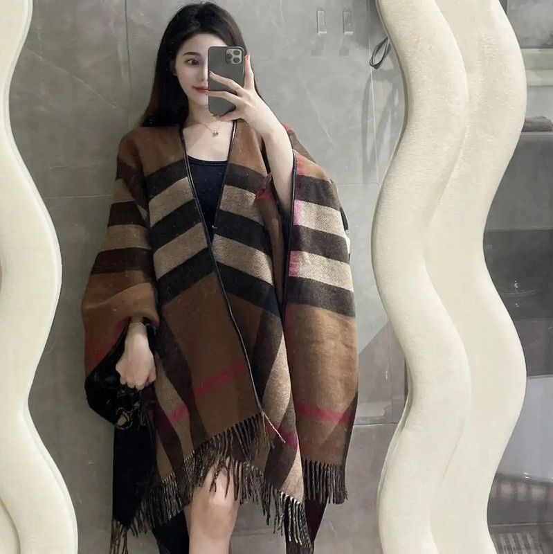 Burberry Burberry Wool Jacket in Dark Brown Size ONE SIZE - 2 Thumbnail