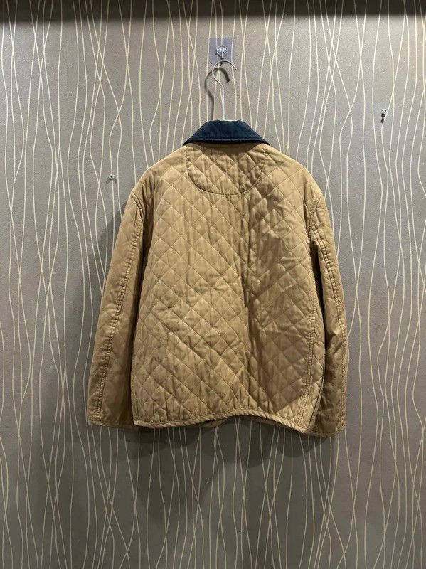 Burberry Burberry Quilted Jacket with Navy Collar Size S / US 4 / IT 40 - 2 Thumbnail