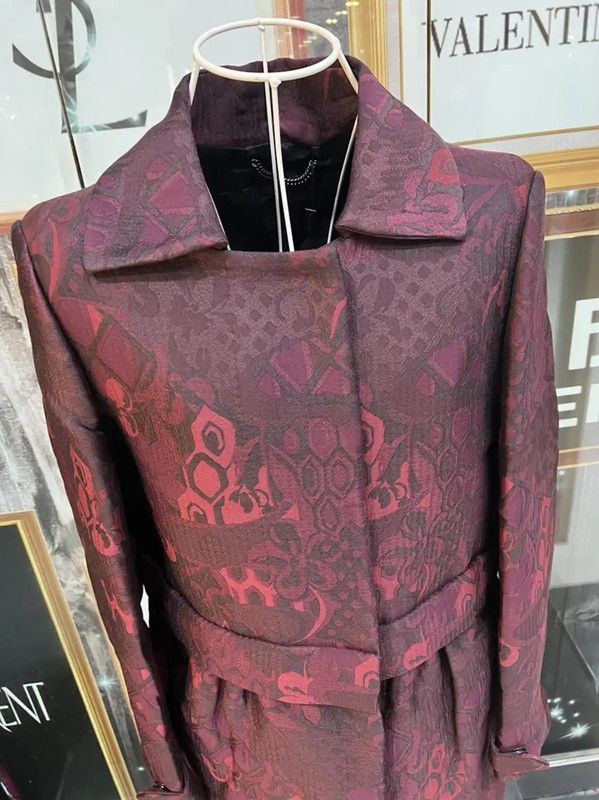 Burberry Burberry Wool Collar Women's Coat in Wine Size M / US 6-8 / IT 42-44 - 2 Thumbnail