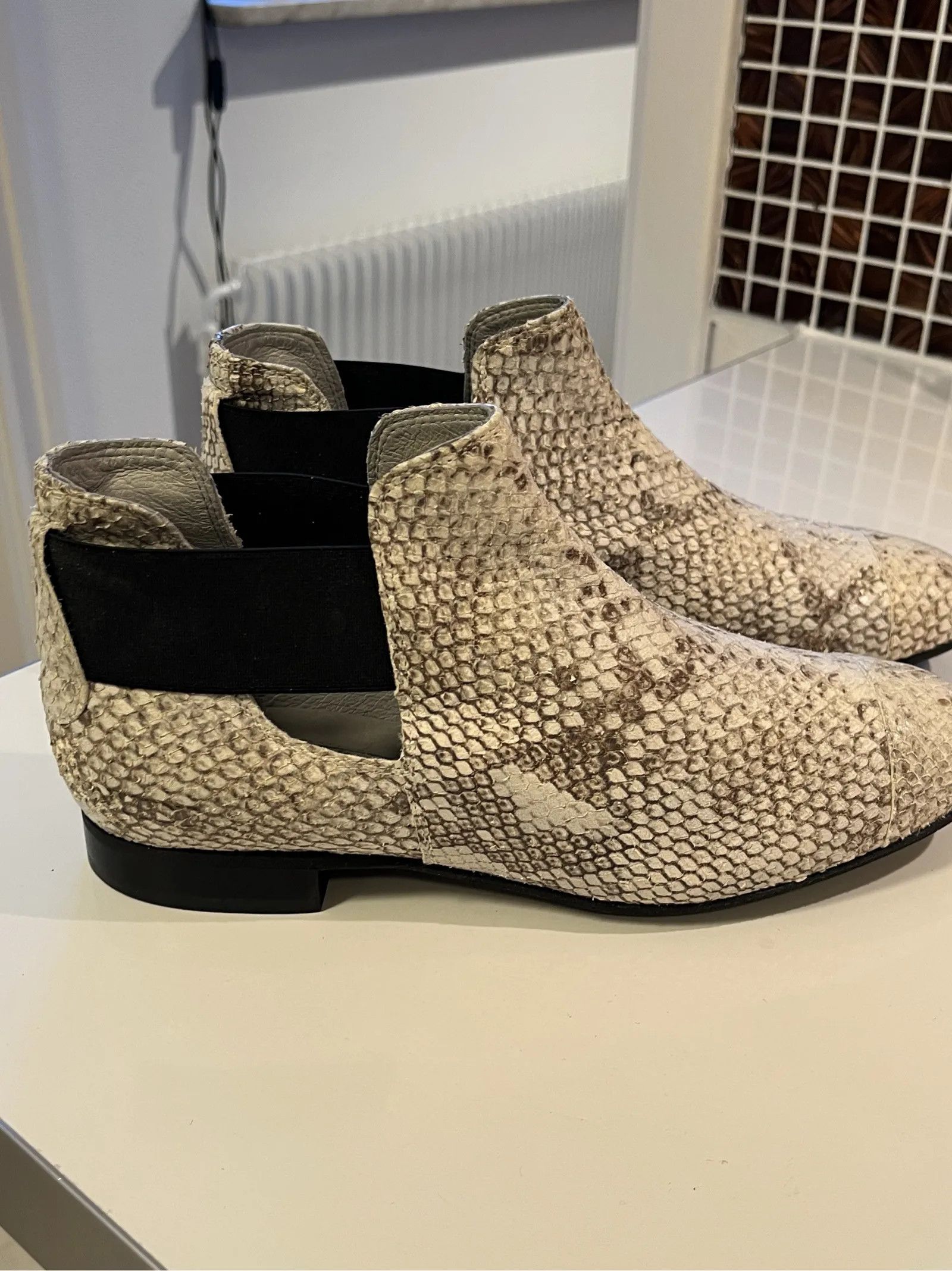 Nude Nude Boots Size US 6 / IT 36 - 6 Thumbnail