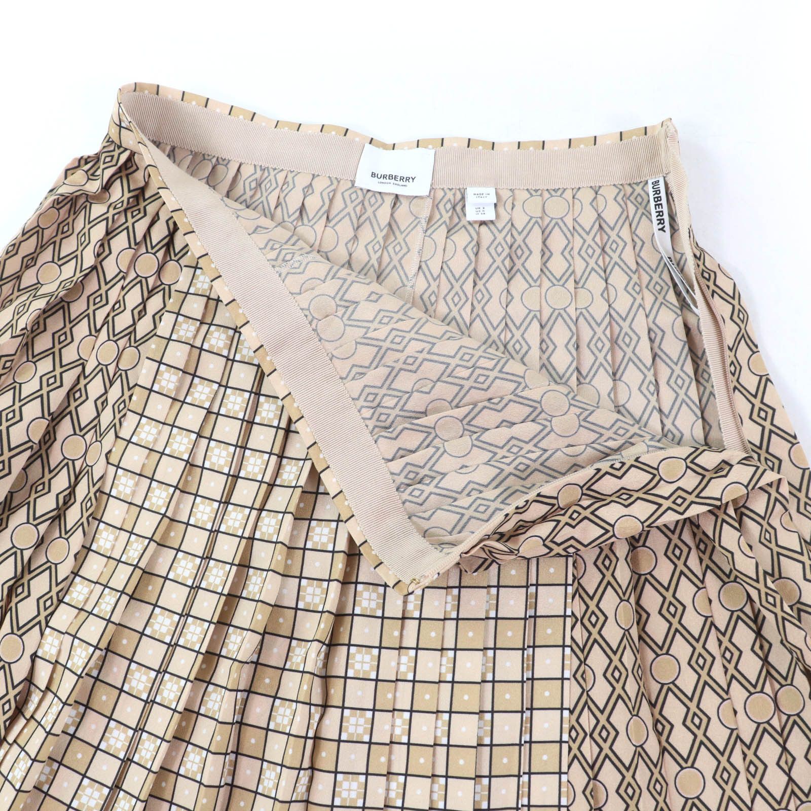 Burberry Burberry Burberry Graphic print polyester skirt Plastic Skirts 8016899 DUTY FREE for USA Size ONE SIZE - 5 Thumbnail