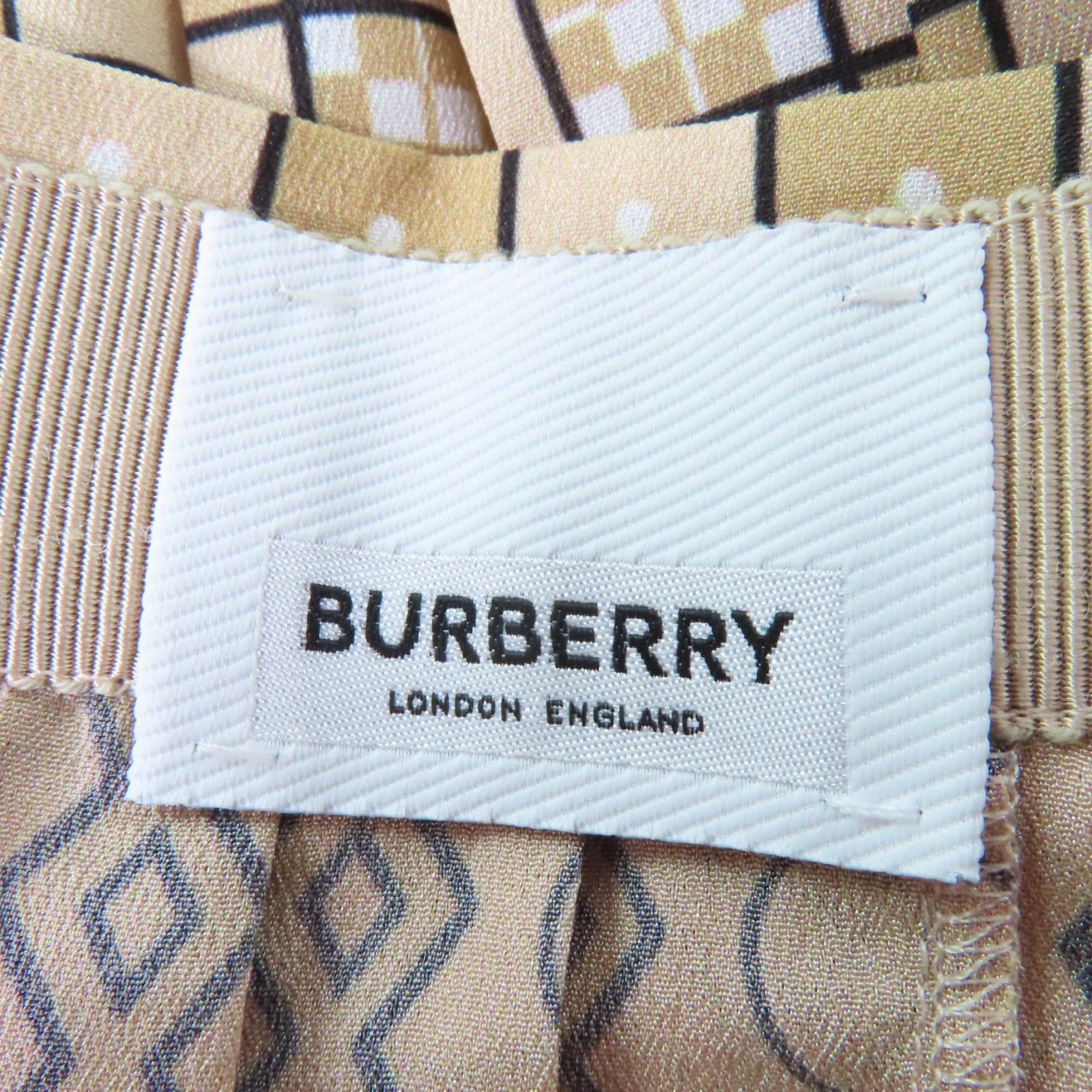 Burberry Burberry Burberry Graphic print polyester skirt Plastic Skirts 8016899 DUTY FREE for USA Size ONE SIZE - 6 Thumbnail