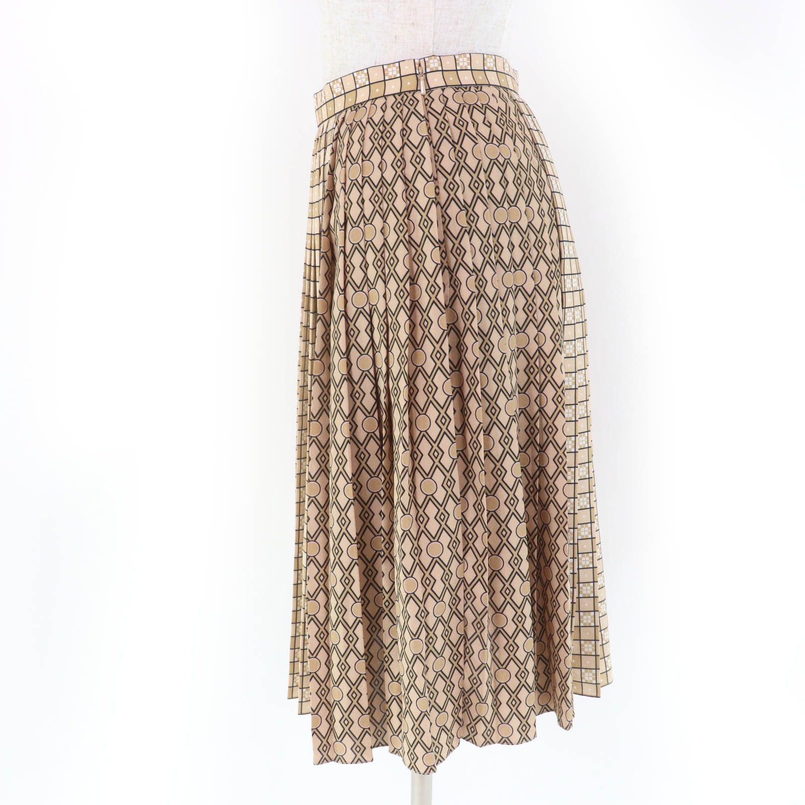 Burberry Burberry Burberry Graphic print polyester skirt Plastic Skirts 8016899 DUTY FREE for USA Size ONE SIZE - 3 Thumbnail