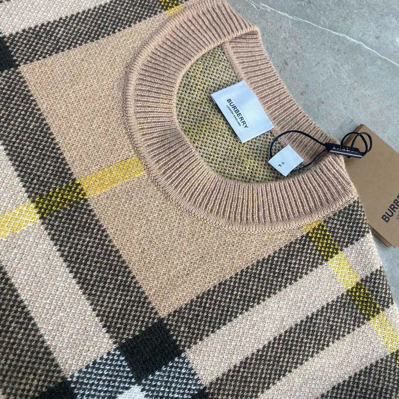 Burberry Burberry Winter Khaki Cashmere Sweater Size L / US 10 / IT 46 - 2 Thumbnail