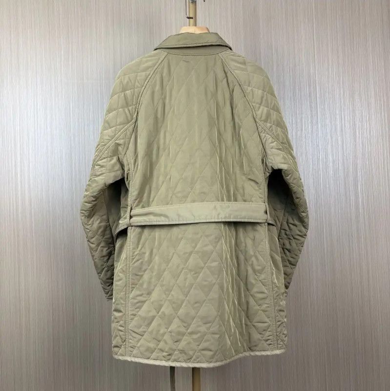 Burberry Burberry Quilted Women's Jacket in Khaki Size M / US 6-8 / IT 42-44 - 2 Thumbnail