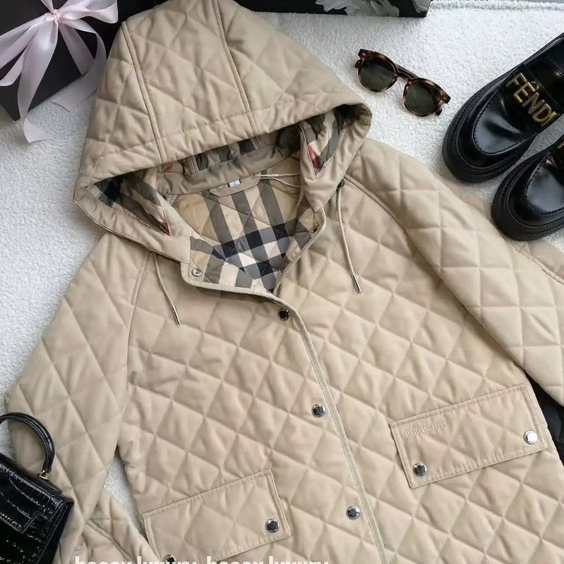 Burberry Burberry Khaki Quilted Cotton Women's Jacket Size S / US 4 / IT 40 - 4 Thumbnail