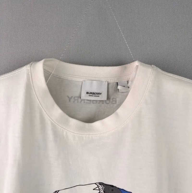 Burberry Burberry Graphic Print White Cotton T-Shirt Size US XS / EU 42 / 0 - 3 Thumbnail