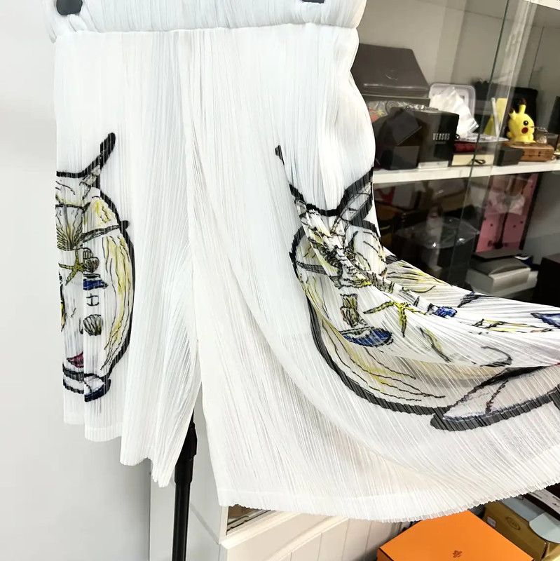 Burberry Burberry Summer White Printed Men's Shorts Size US 26 / EU 42 - 3 Thumbnail