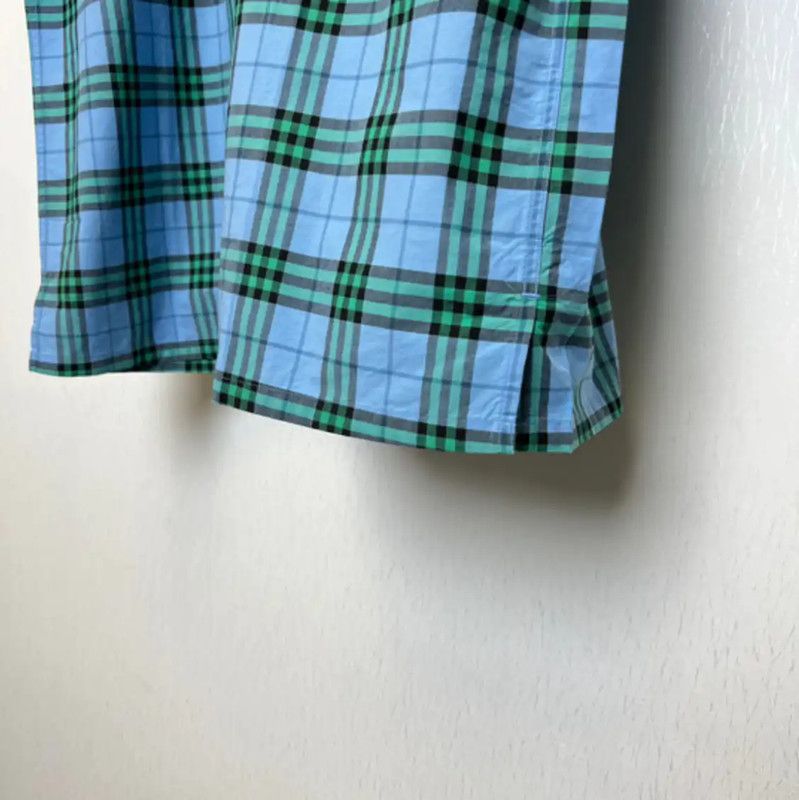 Burberry Burberry Summer Plaid Short-Sleeve Shirt Size US XL / EU 56 / 4 - 5 Thumbnail