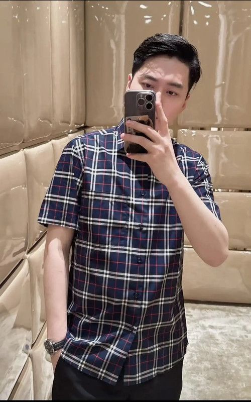 Burberry Burberry Short Sleeve Checkered Cotton Shirt Size US S / EU 44-46 / 1 - 8 Thumbnail