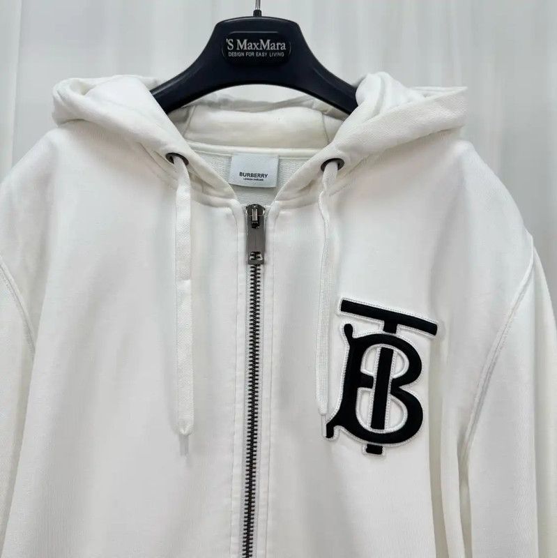 Burberry Burberry Disney Embroidered White Long Sleeve Hoodie Size US S / EU 44-46 / 1 - 3 Thumbnail