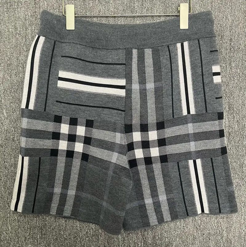 Burberry Burberry Gray Wool Men’s Shorts Size US 32 / EU 48 - 2 Thumbnail