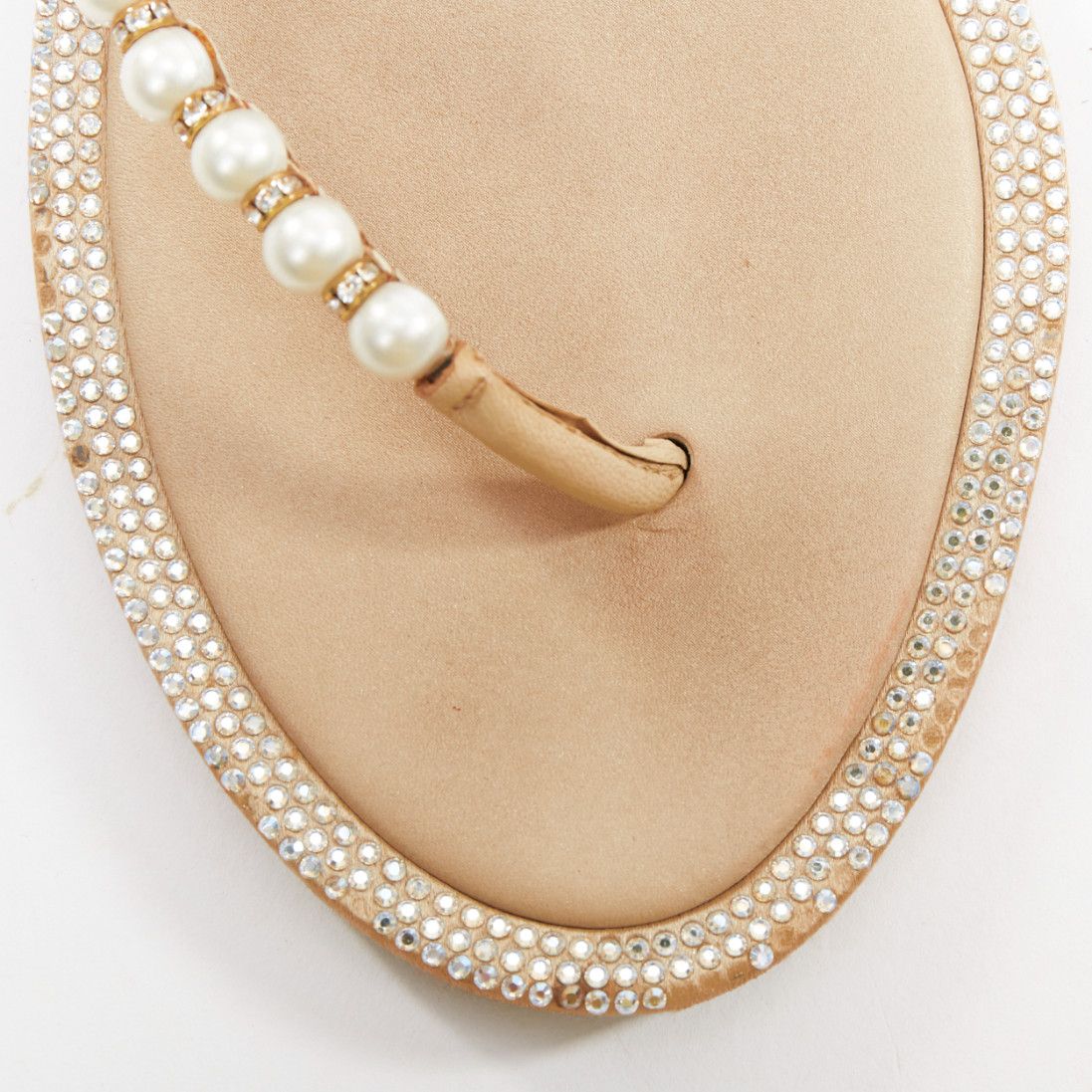 Rene Caovilla RENE CAOVILLA cream bow faux pearl tstrap strass trim flat sandals EU36 Size US 6 / IT 36 - 6 Thumbnail