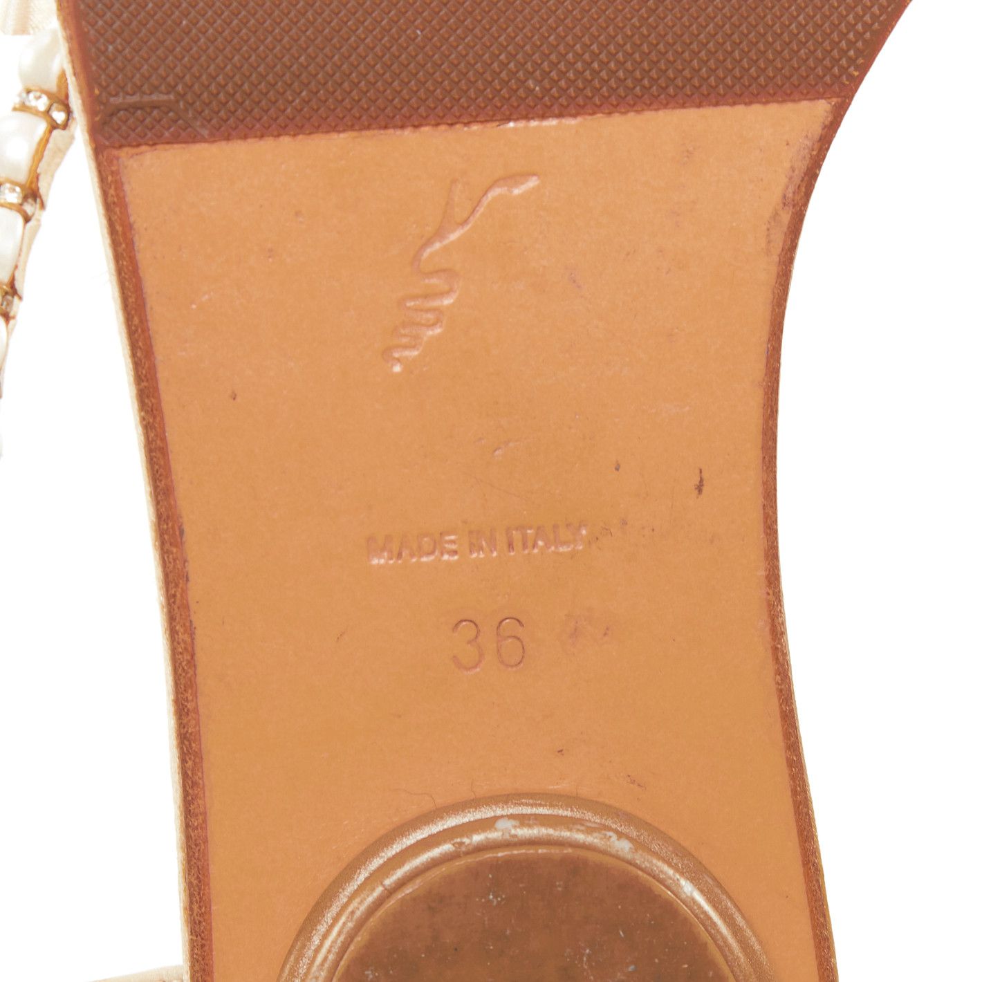 Rene Caovilla RENE CAOVILLA cream bow faux pearl tstrap strass trim flat sandals EU36 Size US 6 / IT 36 - 10 Thumbnail