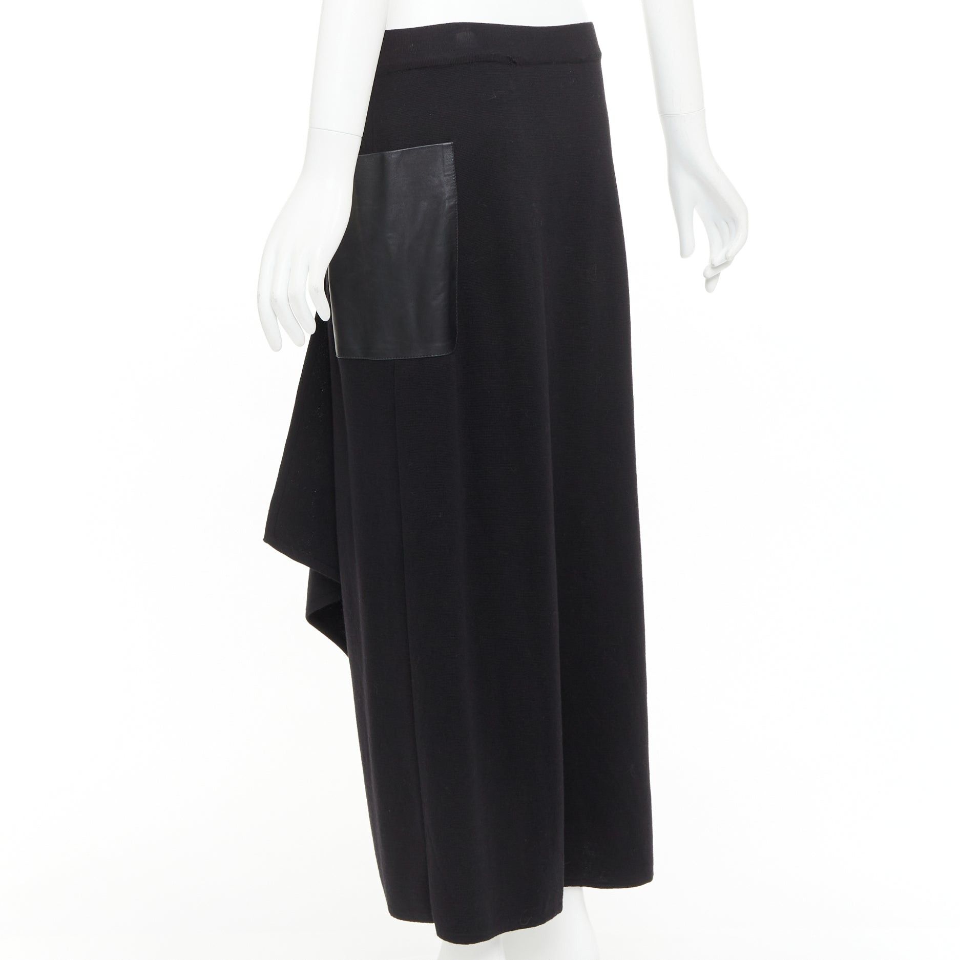 Max Mara MAX MARA black leather patch pocket drape front mid waist midi skirt Size 35" - 7 Thumbnail