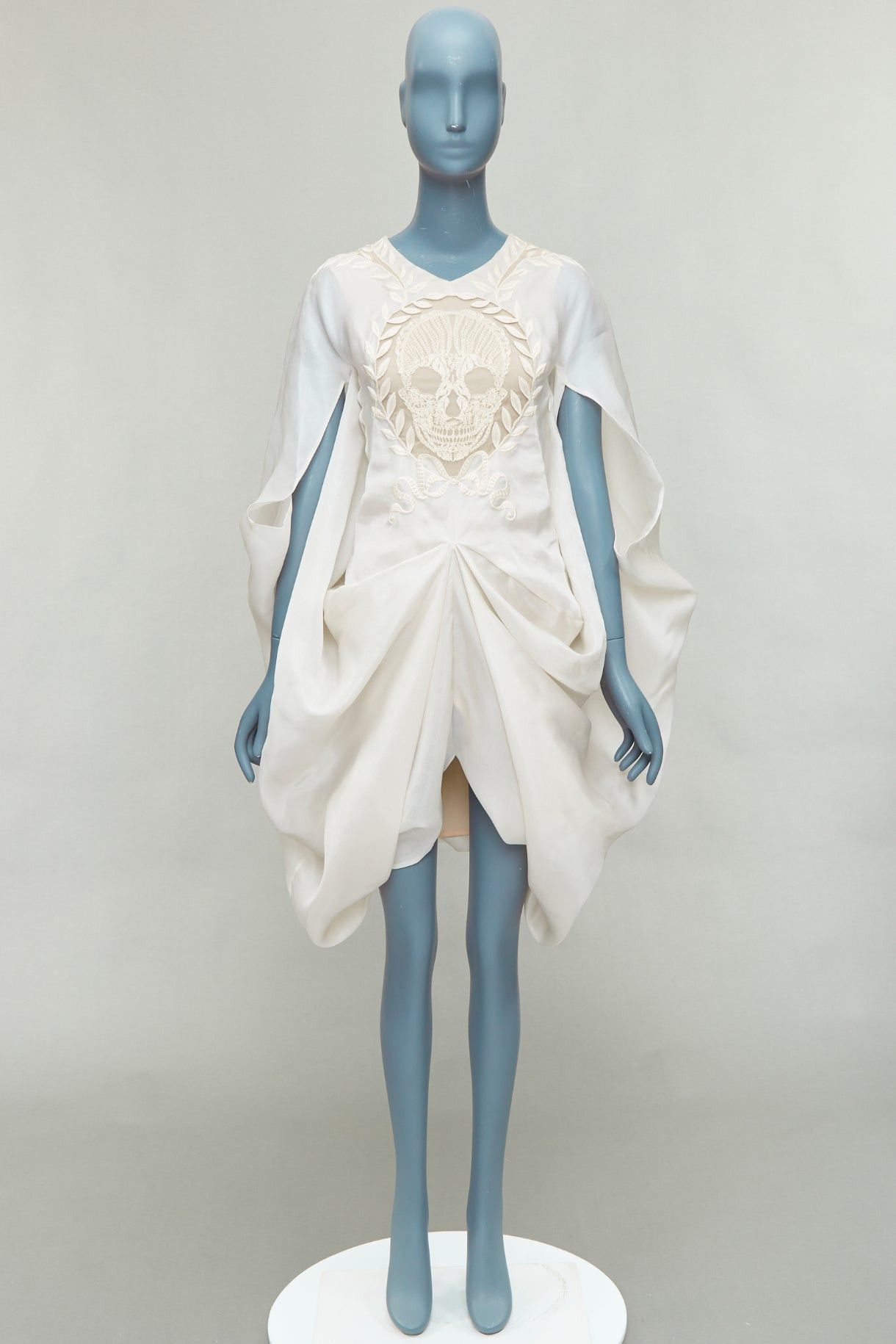 Alexander McQueen rare ALEXANDER MCQUEEN Vintage 2009 Runway cream silk skull embroidered drape dress IT38 XS Size S / US 4 / IT 40 - 11 Thumbnail