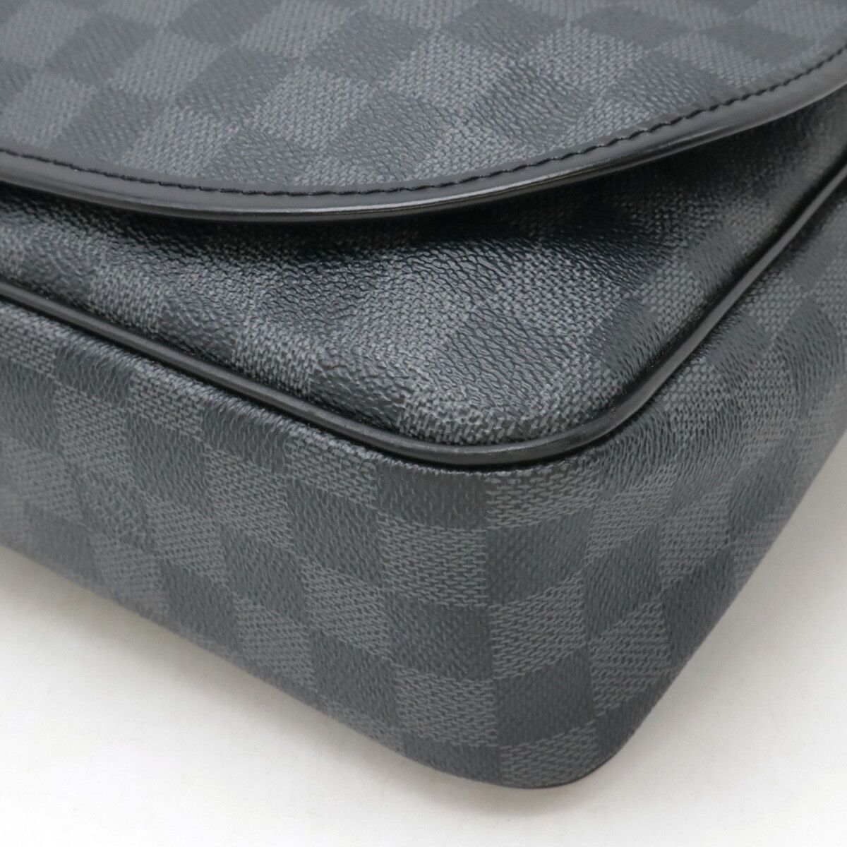 Louis Vuitton Louis Vuitton Louis Vuitton Damier Graphite Daniel MM Shoulder Bag N58029 Canvas Crossbody Bag N58029 DUTY FREE for USA Size ONE SIZE - 3 Thumbnail
