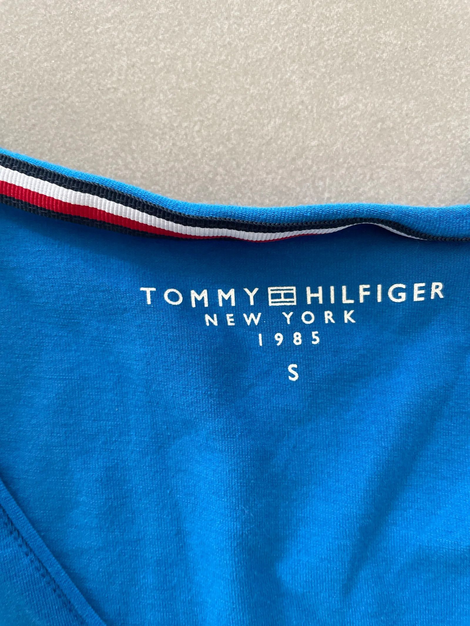 Tommy Hilfiger Tommy Hilfiger Short Sleeve T-shirt Size S / US 4 / IT 40 - 2 Thumbnail
