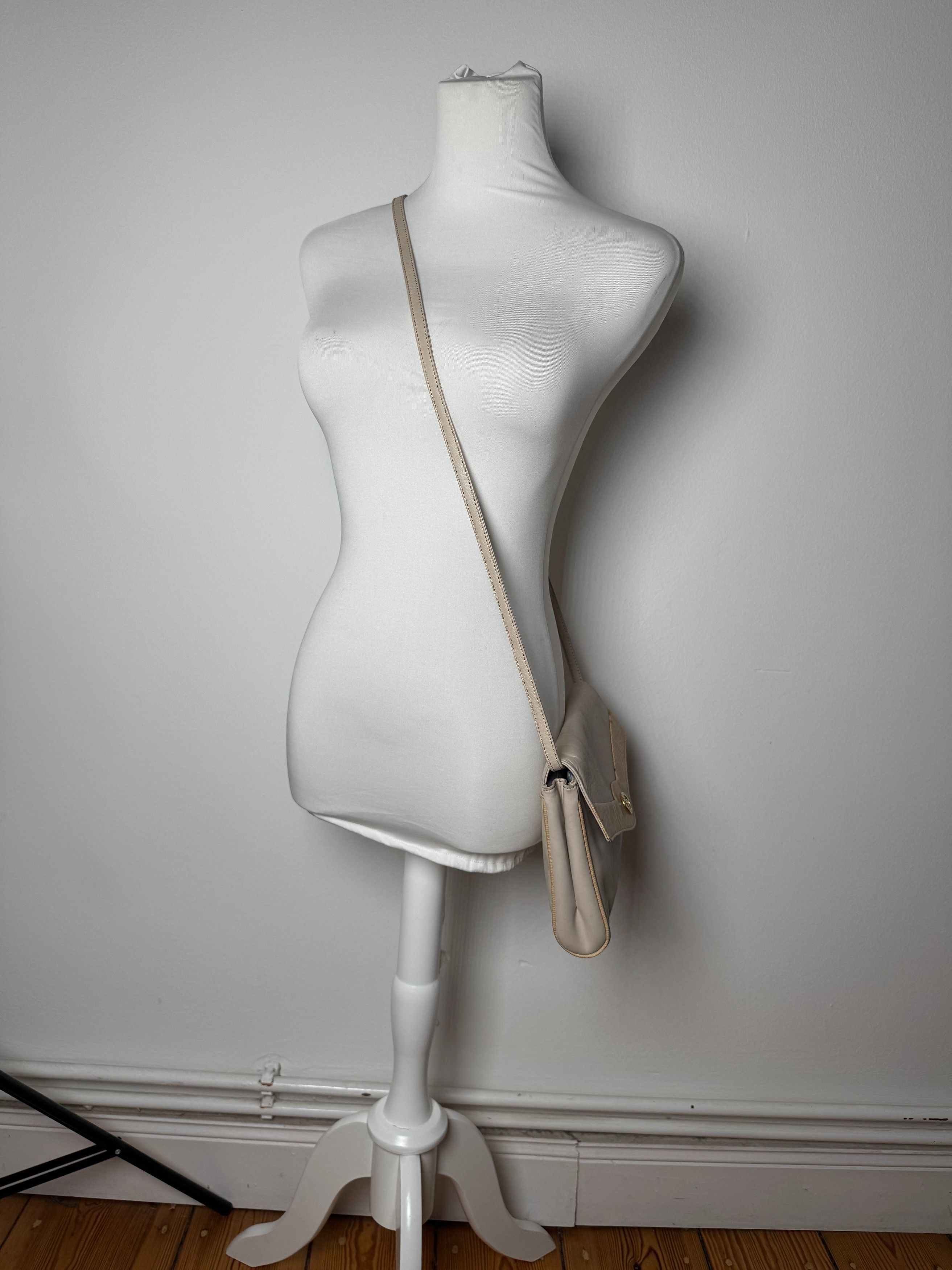 Celine Vintage Paris Leather crossbody Bag white / Ecru Size ONE SIZE - 6 Thumbnail