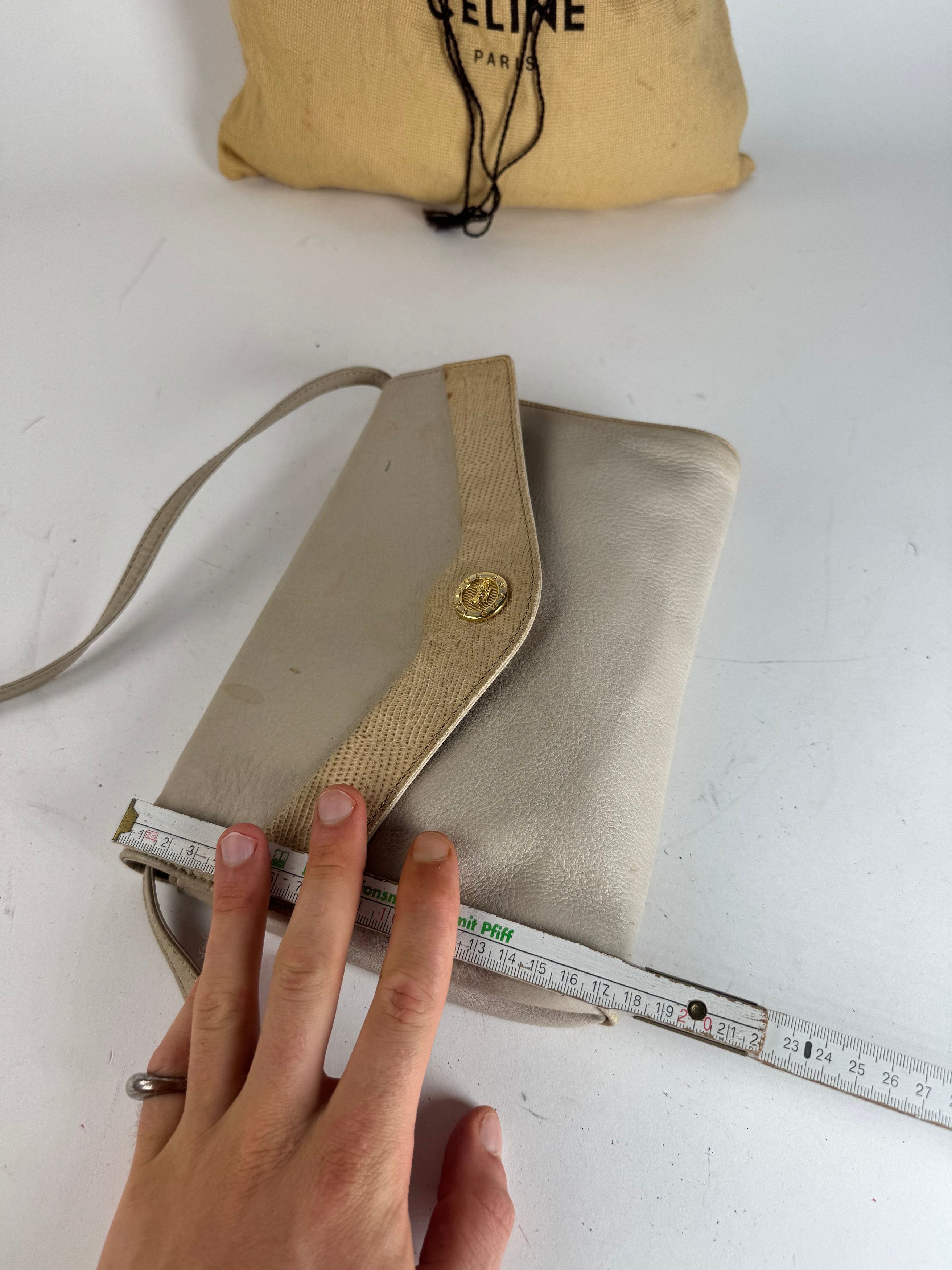 Celine Vintage Paris Leather crossbody Bag white / Ecru Size ONE SIZE - 12 Thumbnail